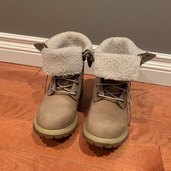 Authentic Woman’s Timberlands - Picture 3 of 4